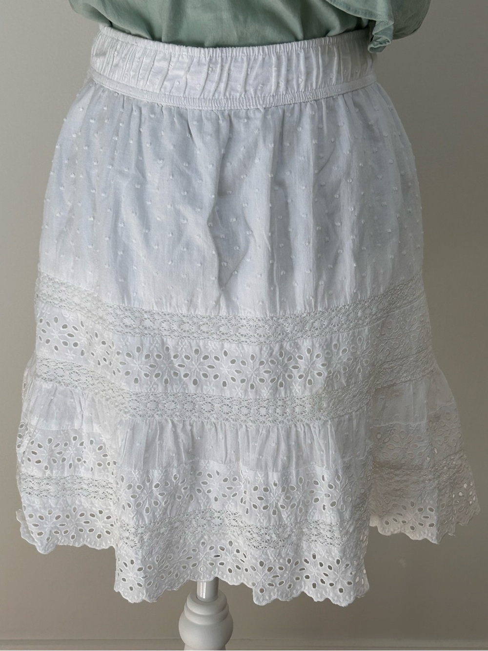 100% COTTON LOFT White Eyelet Lace Ruffled Mini Skirt M
